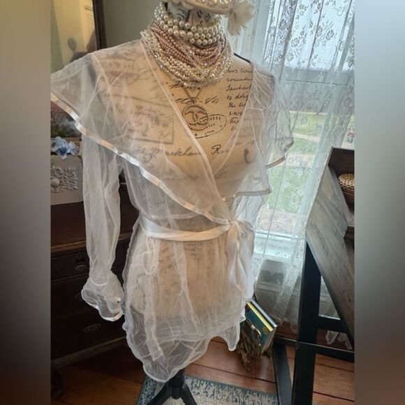 Vintage Deadstock Sheer White Cinema Robe Ruffle Trim Wrap Romantic Lingerie NWT - Picture 1 of 6